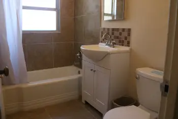 Chapel Single-level bathroom
