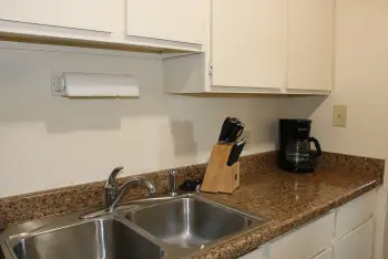 Ponderosa Pines 2-bed kitchen 3