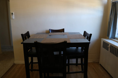 Chapel Single-level furnished dining table