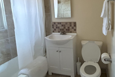 2002-D Bathroom
